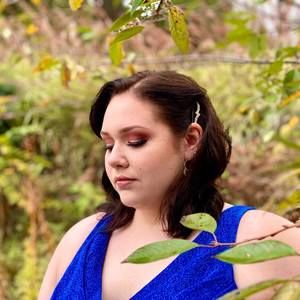 Meet your Posher, Emilee